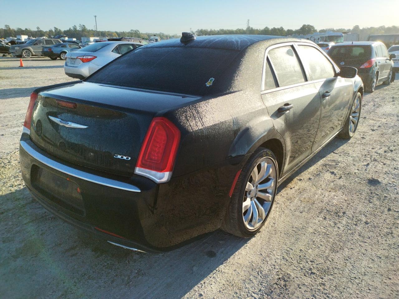 Photo 4 from auction – 2019 CHRYSLER 300 TOURIN with VIN 2C3CCAAG4KH601307