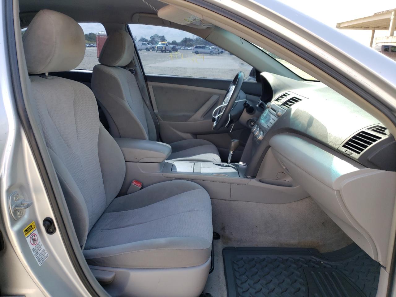 Photo 5 from auction – 2010 TOYOTA CAMRY BASE with VIN 4T1BF3EK5AU015151