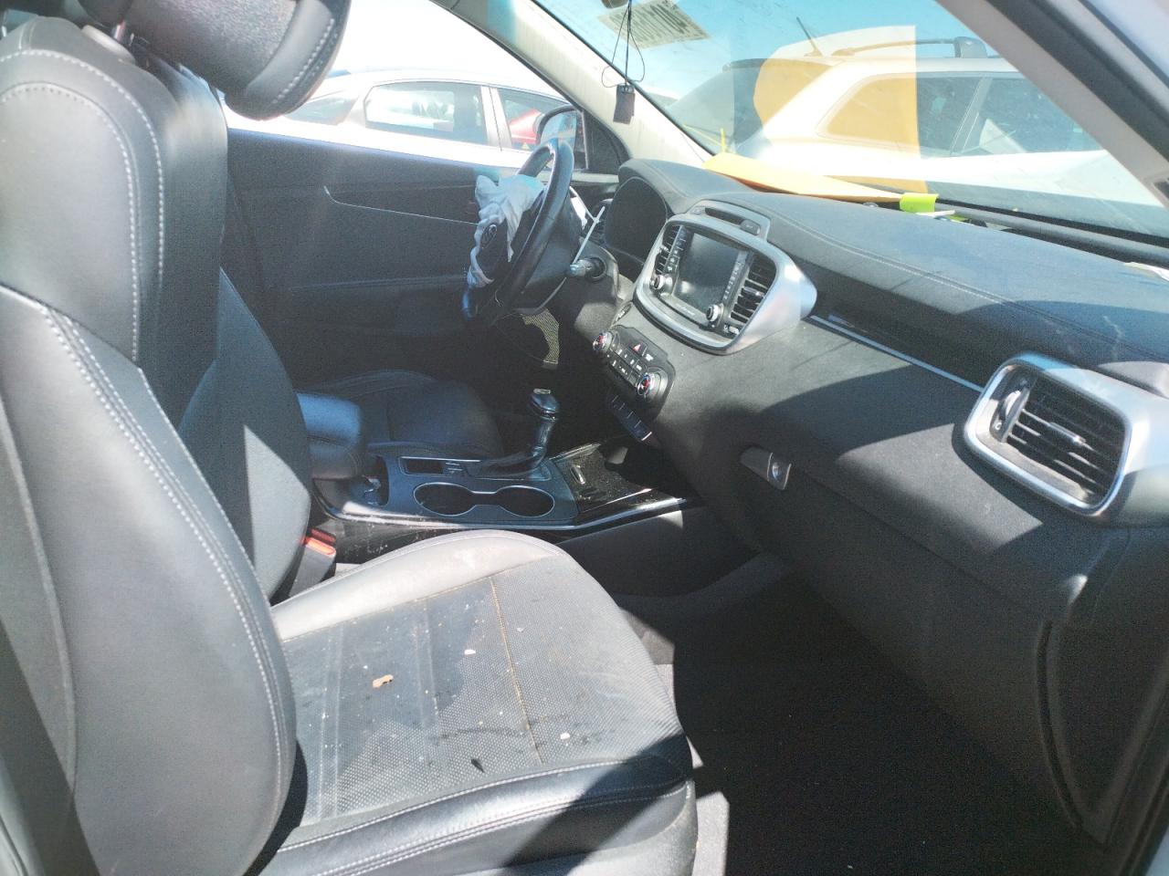 Photo 5 from auction – 2016 KIA SORENTO SX with VIN 5XYPK4A58GG072904