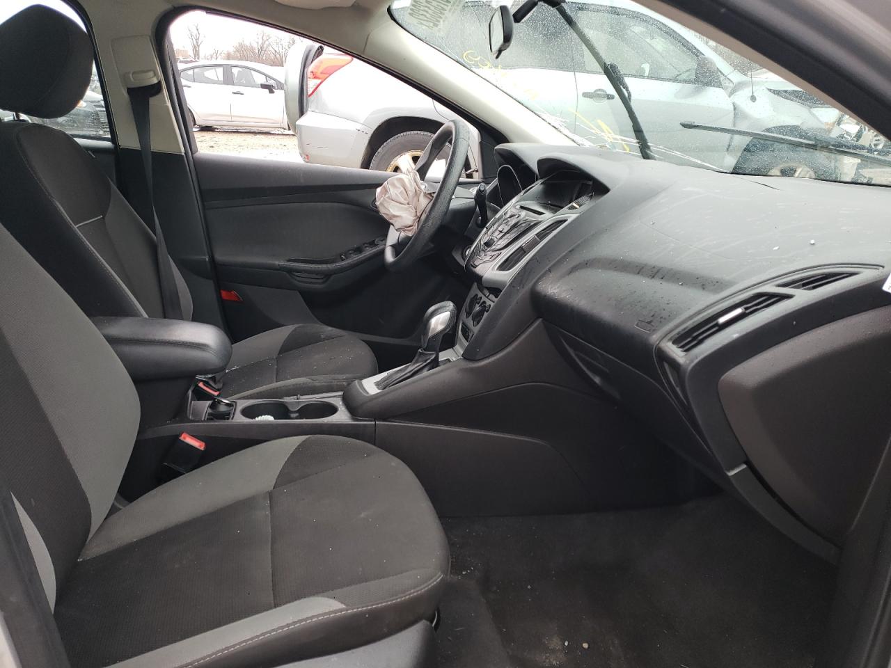 Photo 5 from auction – 2014 FORD FOCUS SE with VIN 1FADP3K21EL131656