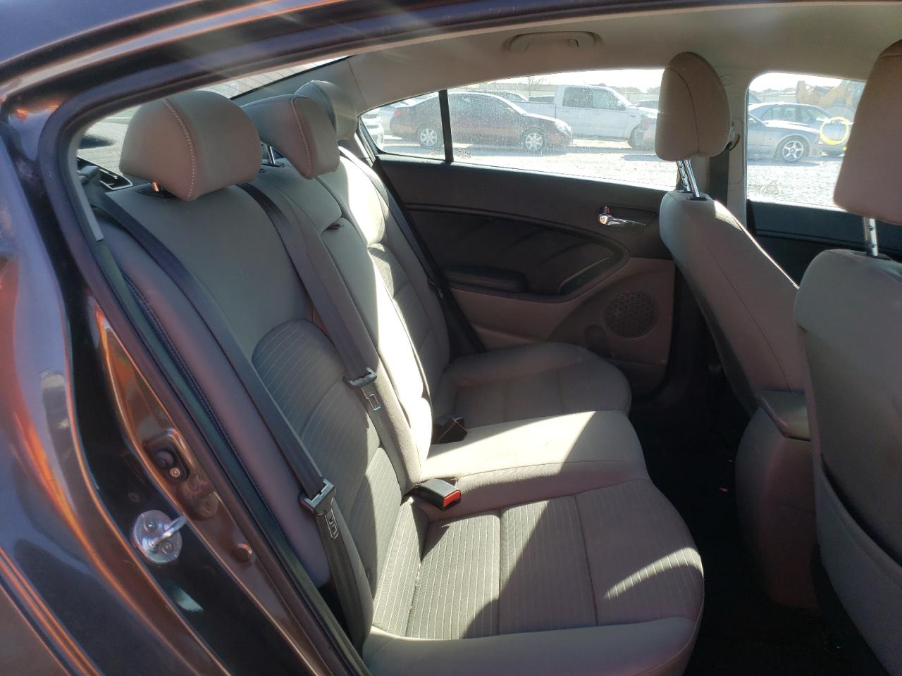 Photo 6 from auction – 2014 KIA FORTE LX with VIN KNAFX4A62E5216293