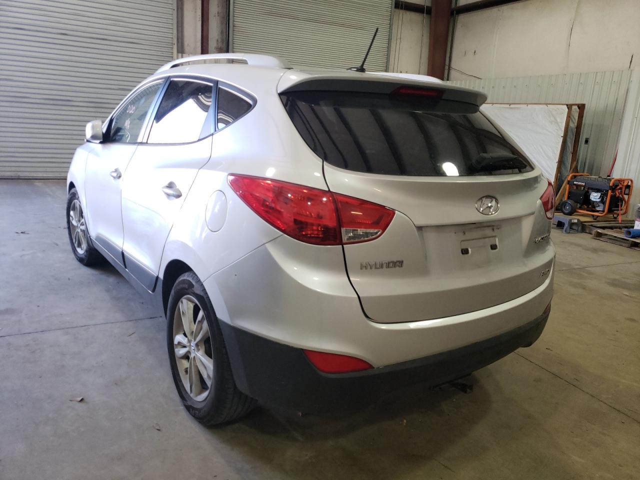 Photo 3 from auction – 2011 HYUNDAI TUCSON GLS with VIN KM8JUCAC0BU148501