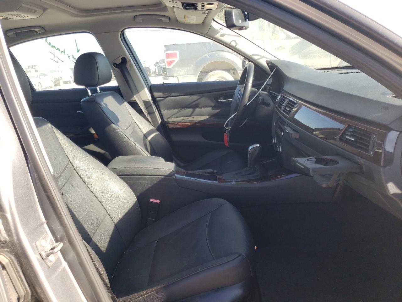 Photo 5 from auction – 2011 BMW 328 I with VIN WBAPH7G56BNN07246
