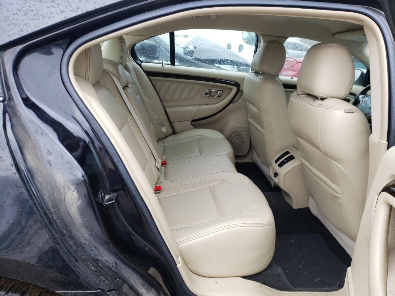 Photo 6 from auction – 2015 FORD TAURUS LIM with VIN 1FAHP2F89FG171441