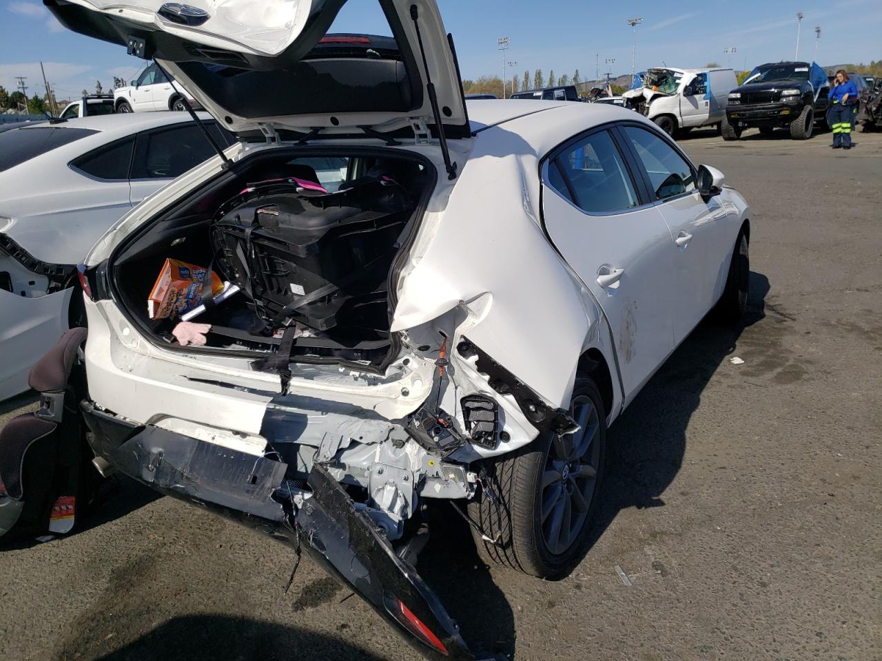Photo 4 from auction – 2021 MAZDA 3 PREFERRE with VIN JM1BPALL1M1402724