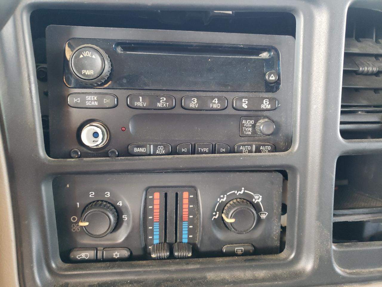 Photo 9 from auction – 2007 CHEVROLET C1500 PU with VIN 2GCEC13Z871143242