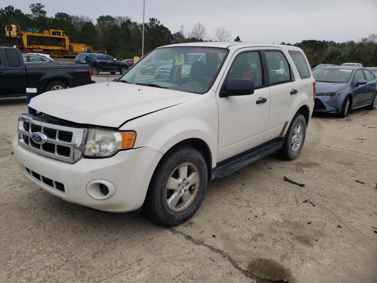 Photo 2 from auction – 2009 FORD ESCAPE XLS with VIN 1FMCU02709KA09080