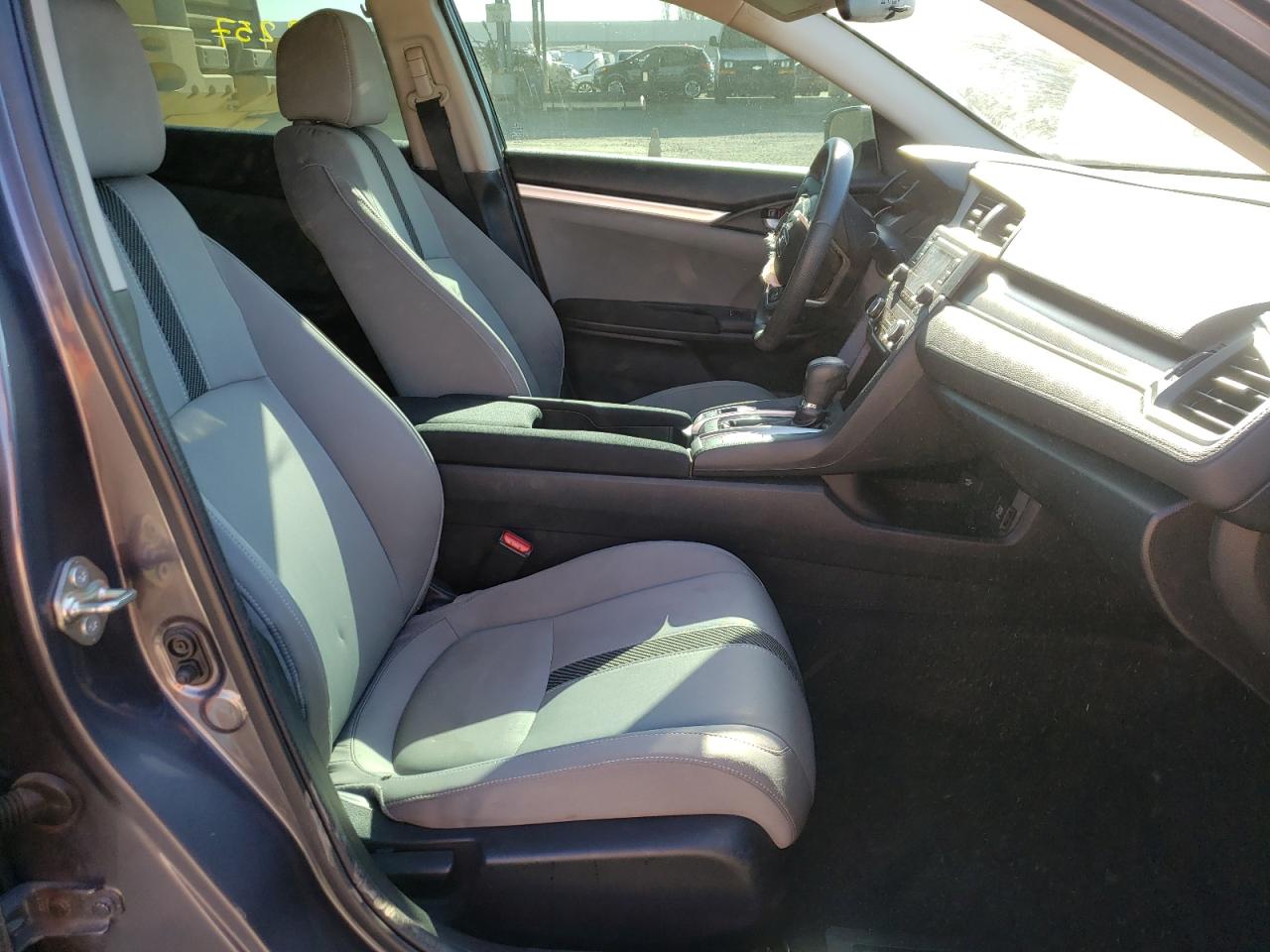 Photo 5 from auction – 2016 HONDA CIVIC LX with VIN 19XFC2F58GE248529