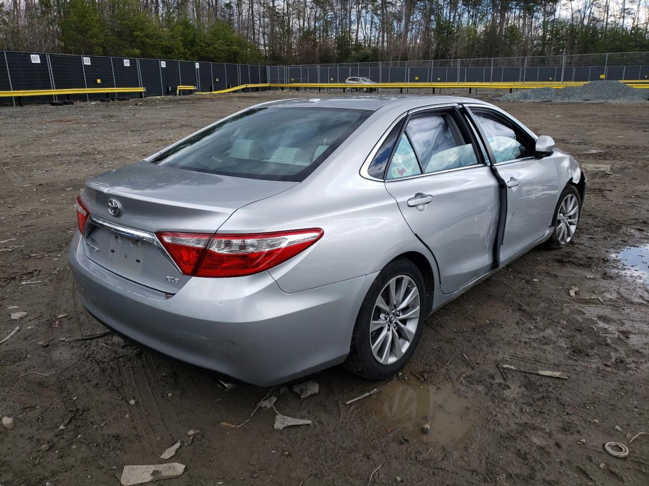 Photo 4 from auction – 2017 TOYOTA CAMRY LE with VIN 4T1BF1FK3HU435830