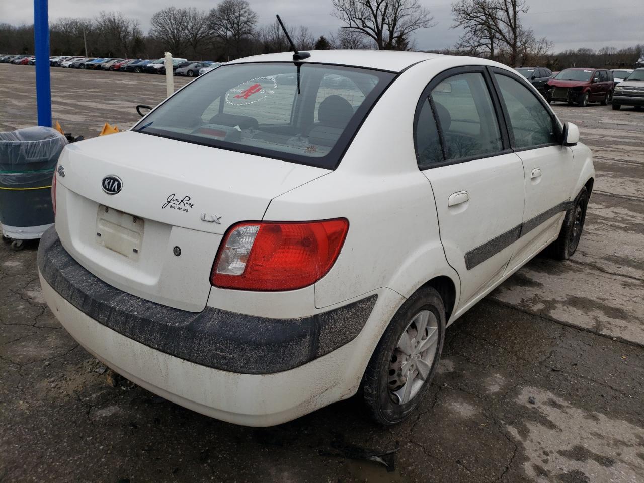 Photo 4 from auction – 2009 KIA RIO BASE with VIN KNADE223X96549167