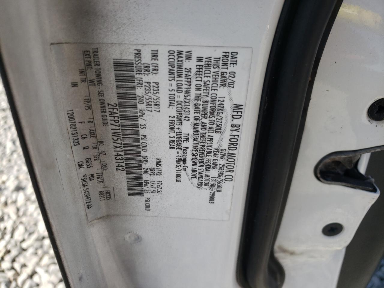 Photo 10 from auction – 2007 FORD CROWN VICT with VIN 2FAFP71W57X143142