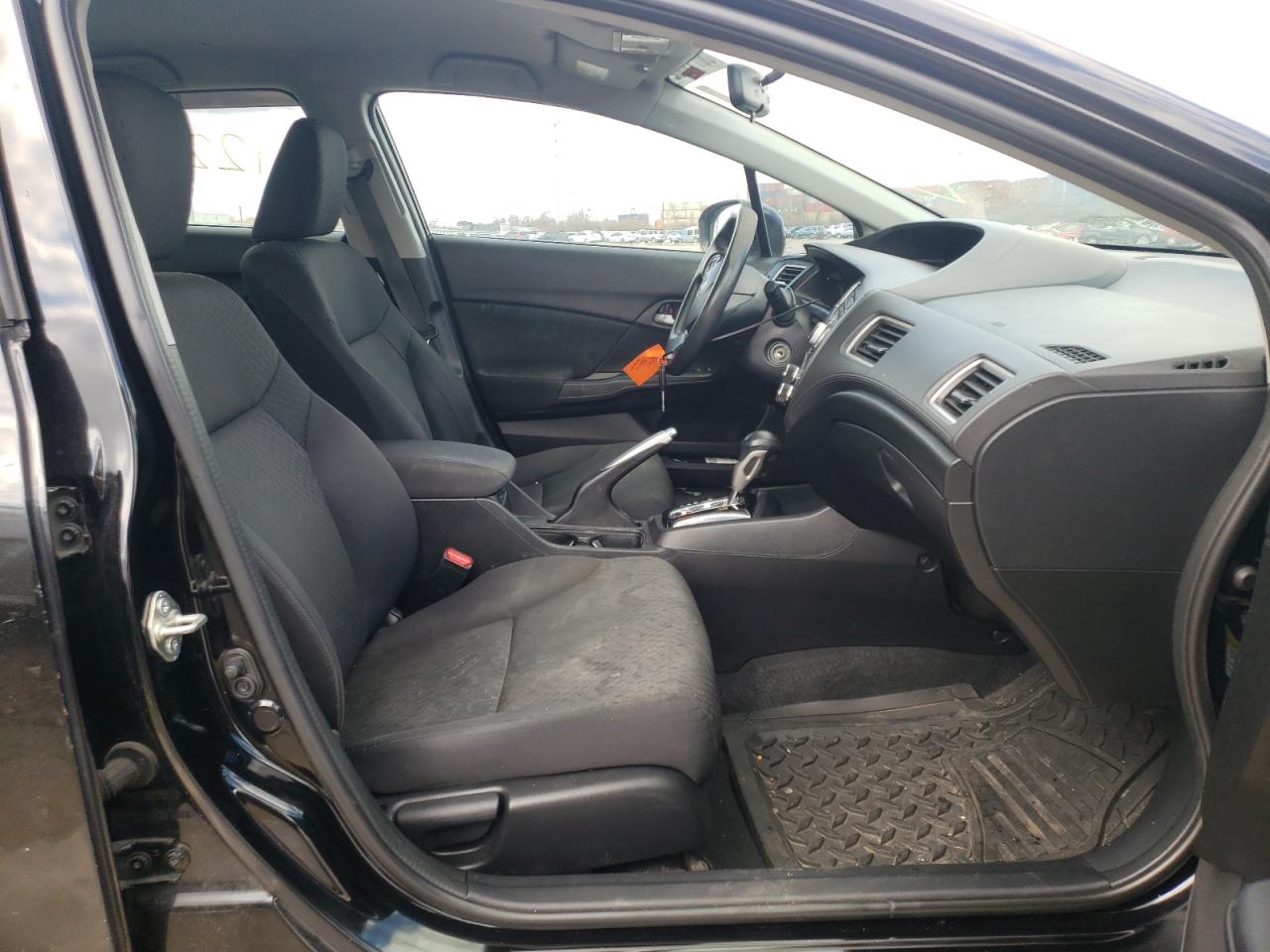 Photo 5 from auction – 2014 HONDA CIVIC LX with VIN 2HGFB2F50EH556431