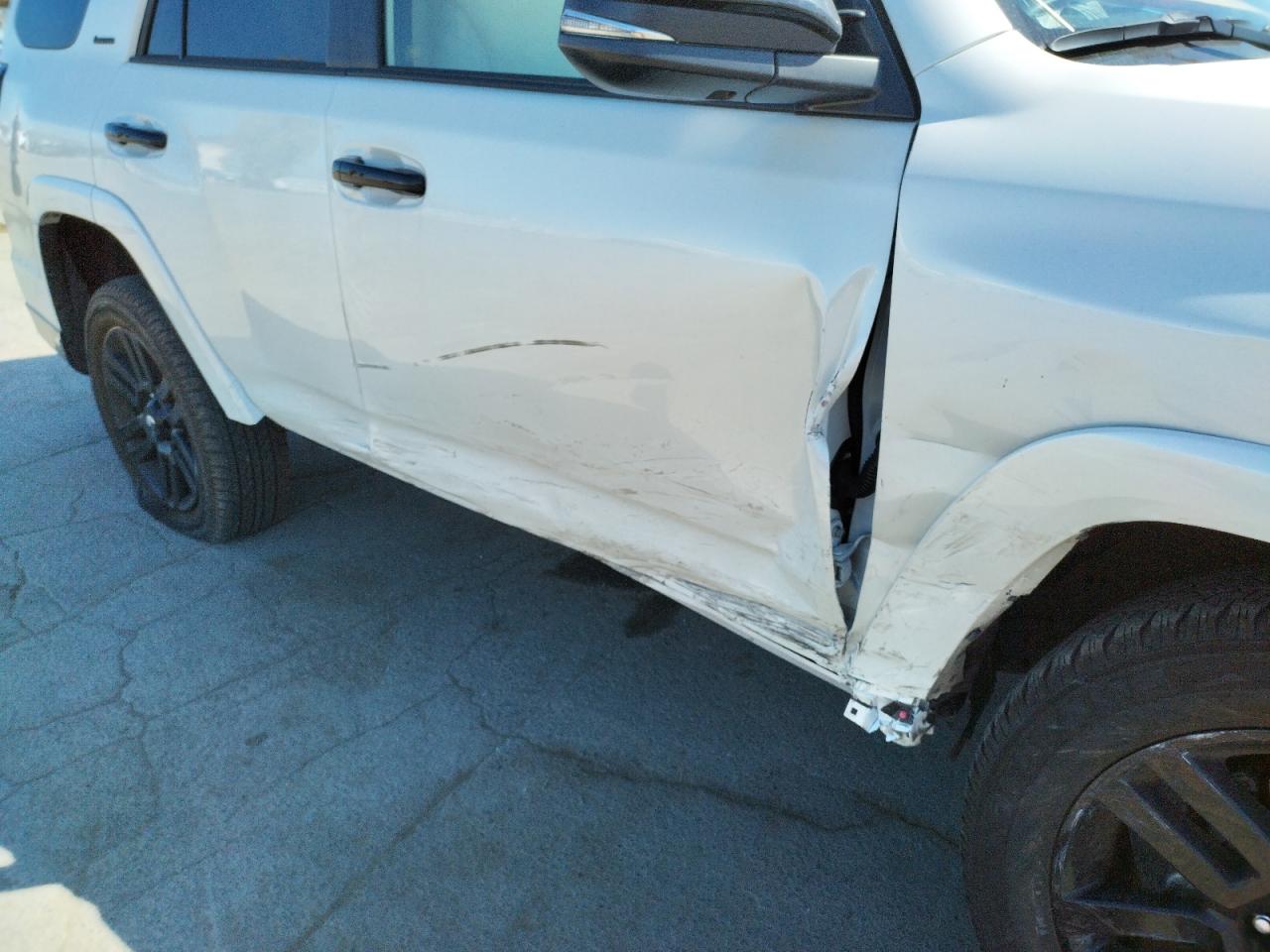 Photo 9 from auction – 2020 TOYOTA 4RUNNER SR with VIN JTEBU5JR0L5835526