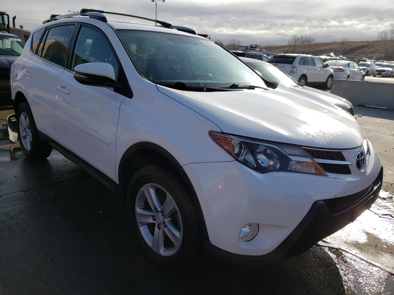 TOYOTA RAV4 XLE 2014 with VIN 2T3RFREV5EW192596 - Photo from auction