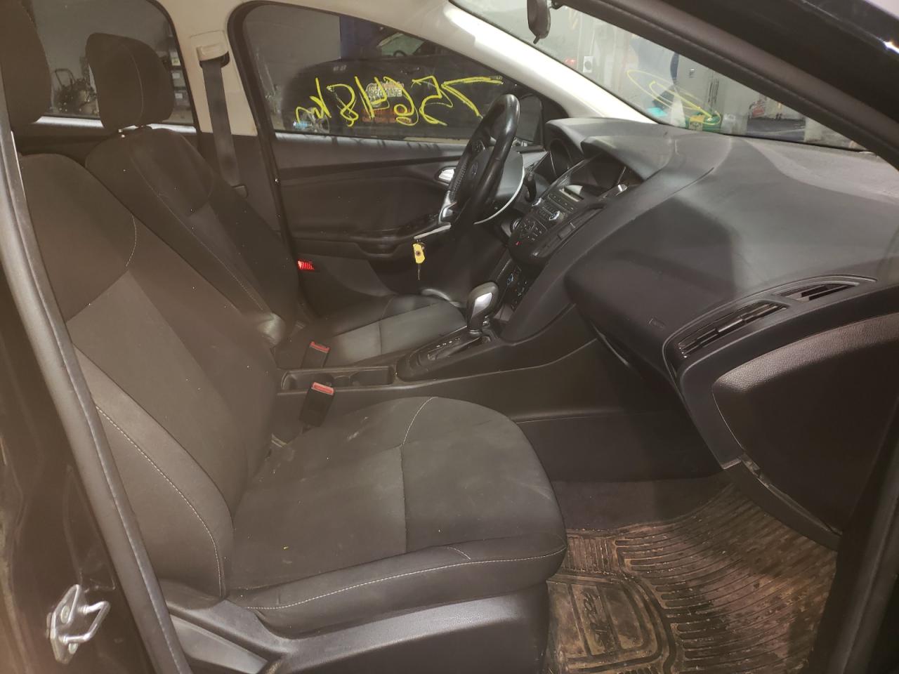 Photo 5 from auction – 2017 FORD FOCUS SE with VIN 1FADP3K27HL273515