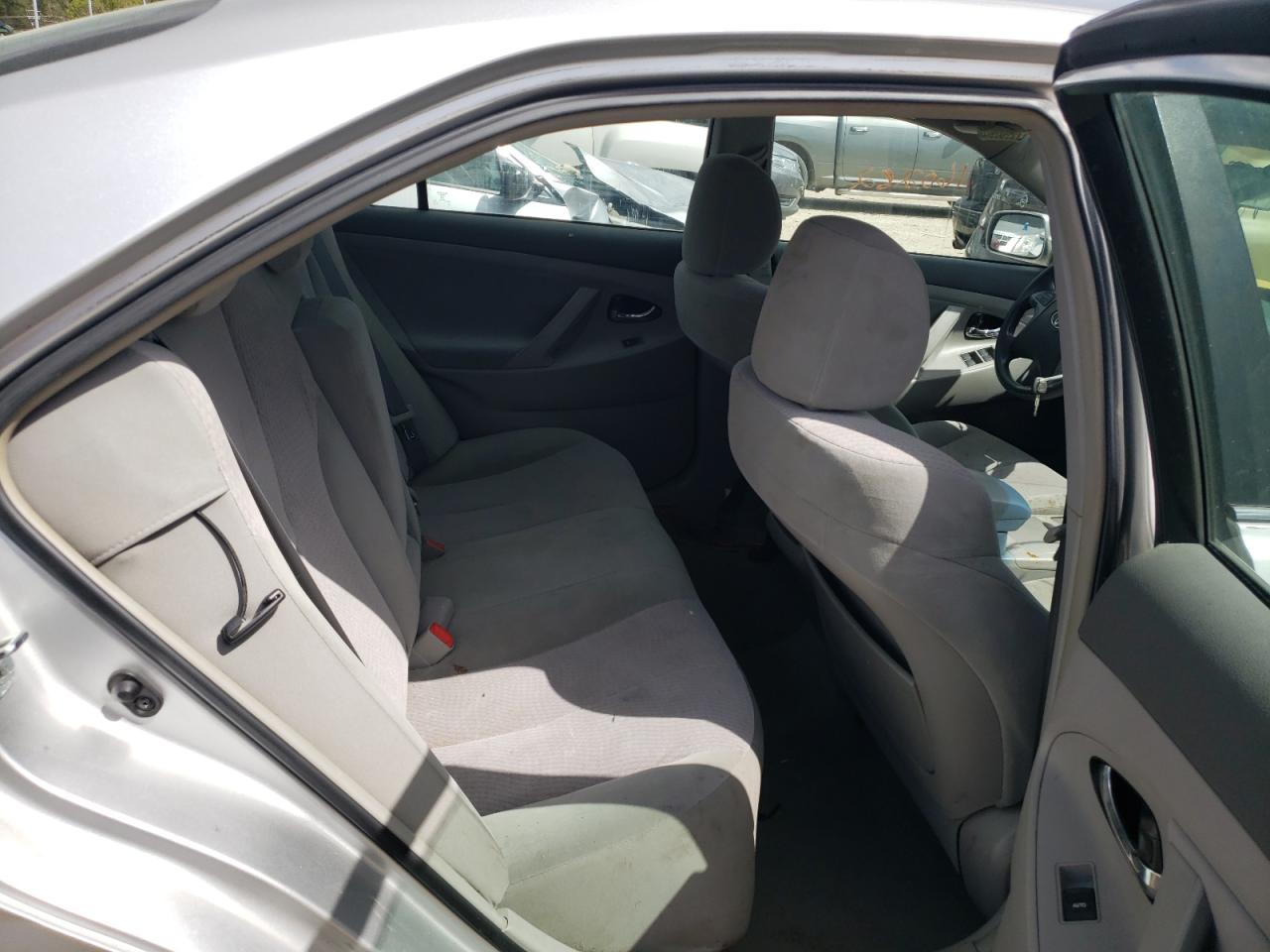 Photo 6 from auction – 2010 TOYOTA CAMRY BASE with VIN 4T1BF3EK6AU528487