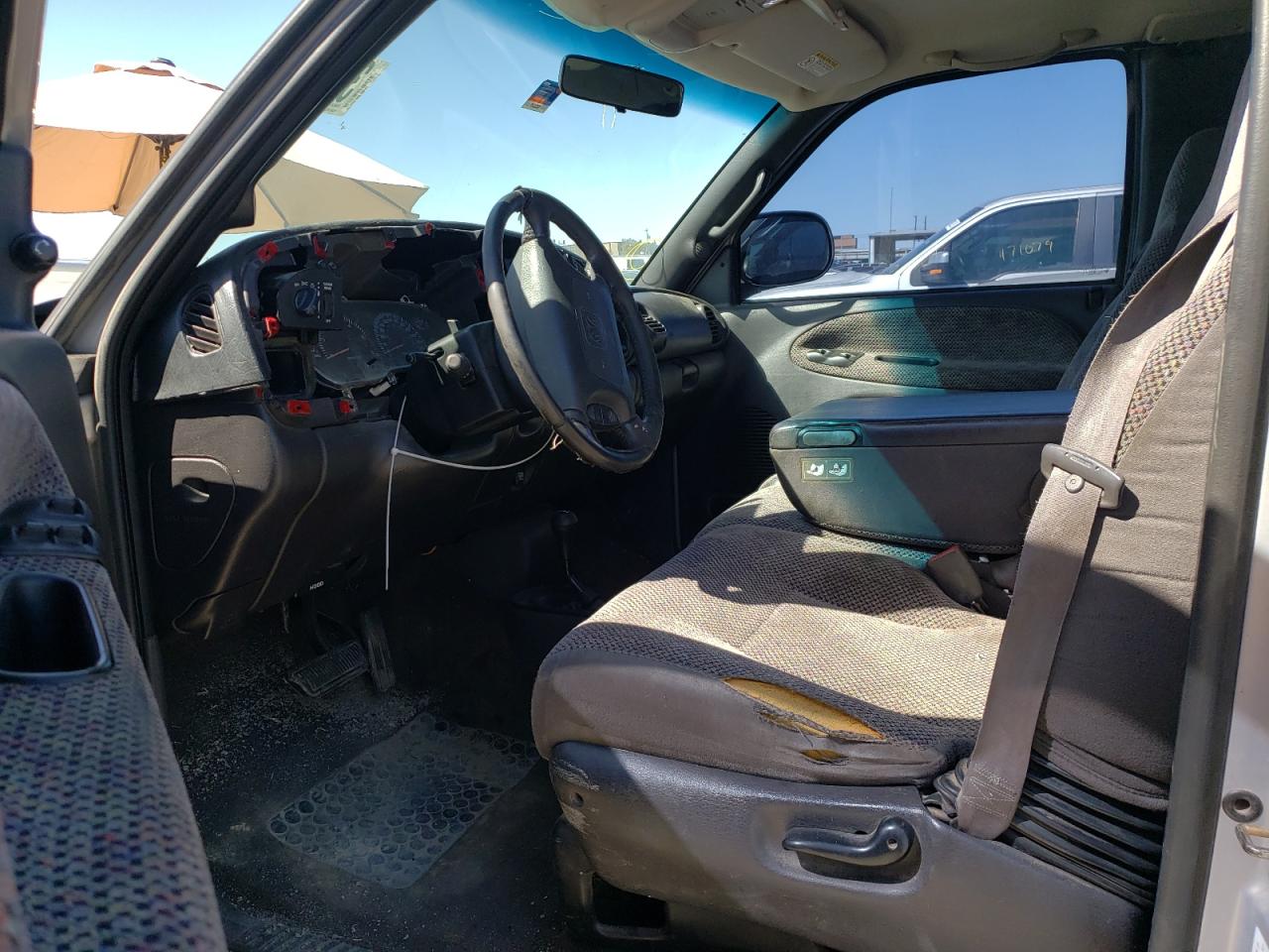 Photo 5 from auction – 2001 DODGE RAM 1500 with VIN 3B7HF13Y31M294159