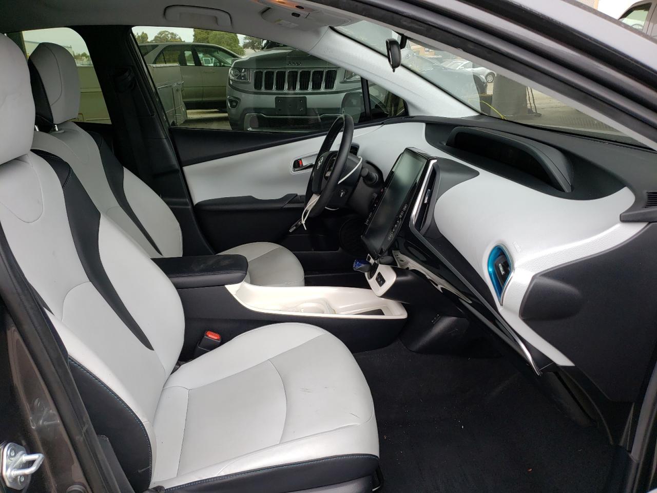 Photo 5 from auction – 2019 TOYOTA PRIUS PRIM with VIN JTDKARFP8K3119608