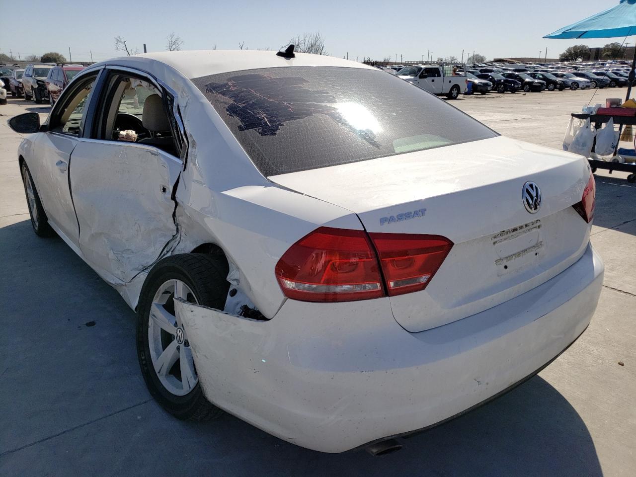Photo 3 from auction – 2012 VOLKSWAGEN PASSAT SE with VIN 1VWBP7A33CC038909