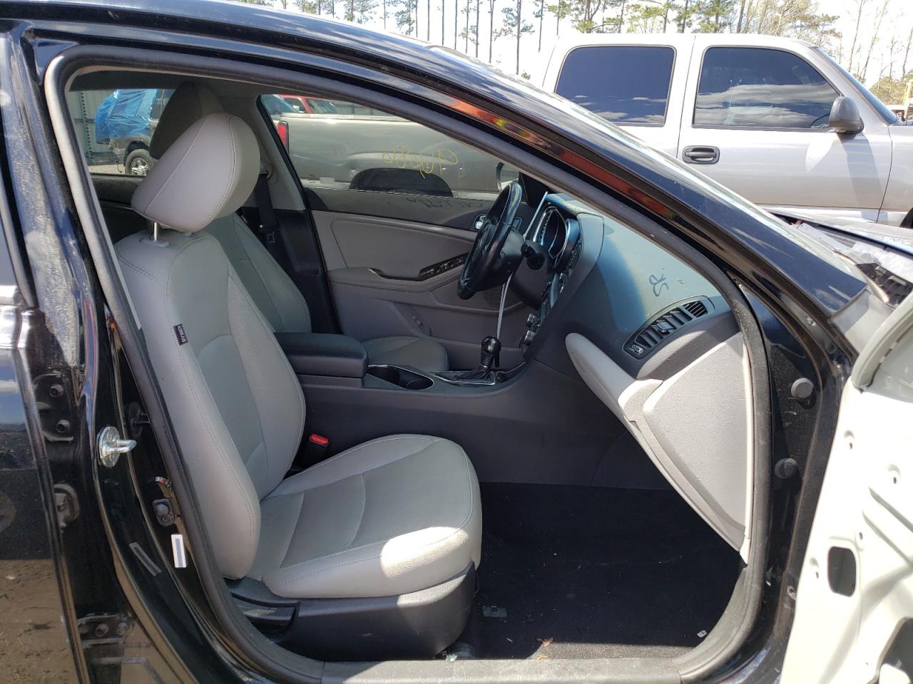 Photo 5 from auction – 2015 KIA OPTIMA EX with VIN 5XXGN4A70FG354613