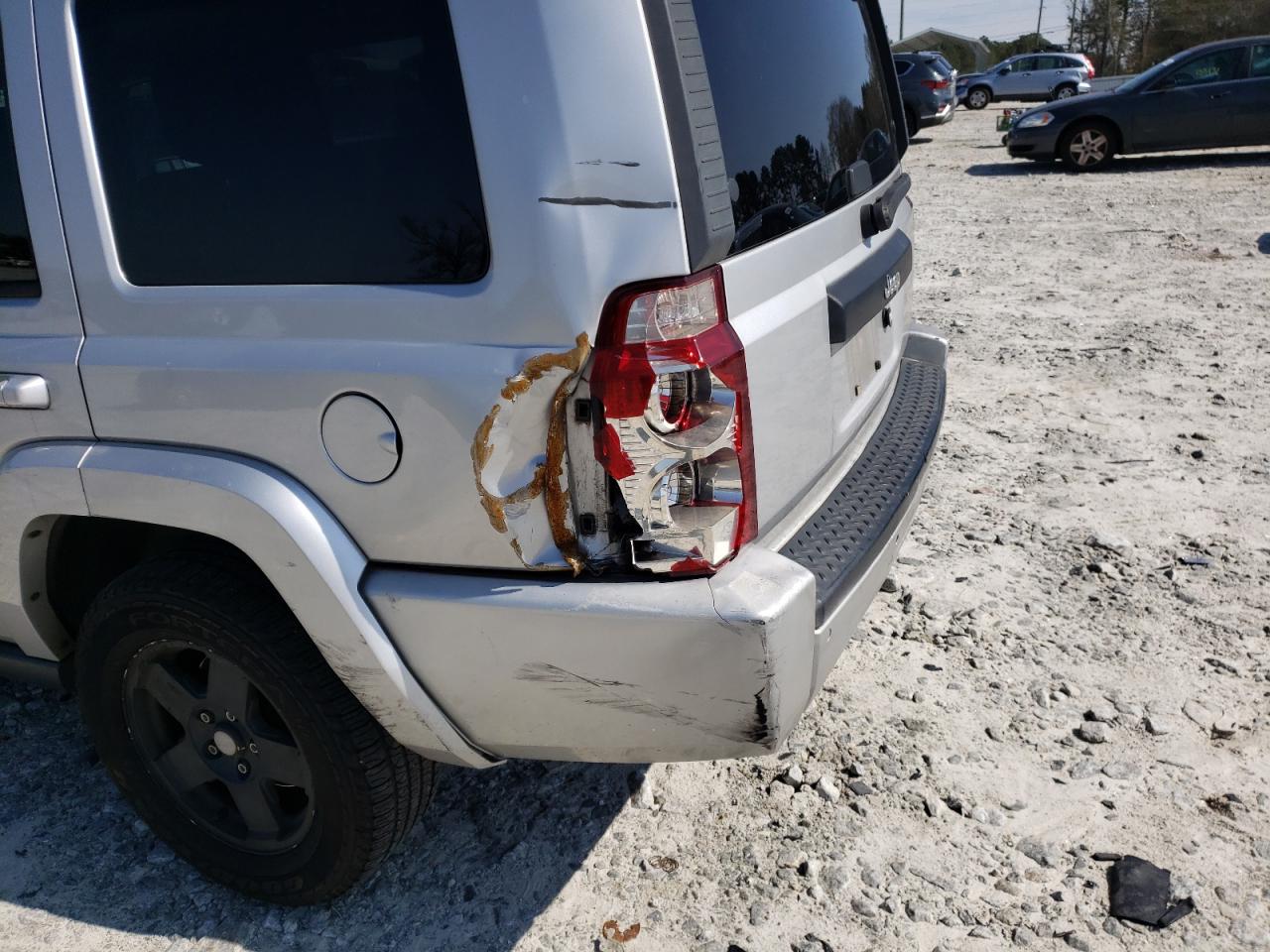 Photo 9 from auction – 2010 JEEP COMMANDER with VIN 1J4RH4GK4AC118285