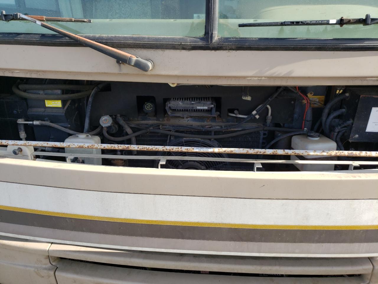 Photo 7 from auction – 1996 BNDR MOTORHOME with VIN 1GBLP37J2T3314099