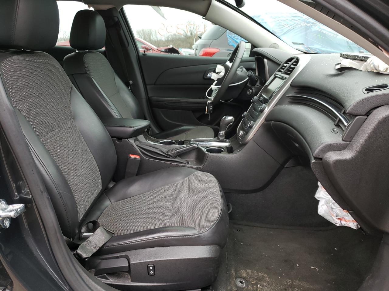 Photo 5 from auction – 2015 CHEVROLET MALIBU 1LT with VIN 1G11C5SL0FF276211