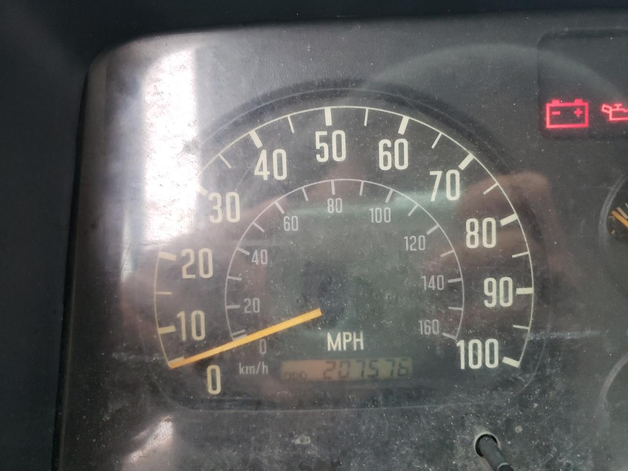 Photo 8 from auction – 2001 ISUZU NPR with VIN JALB4B14317002312