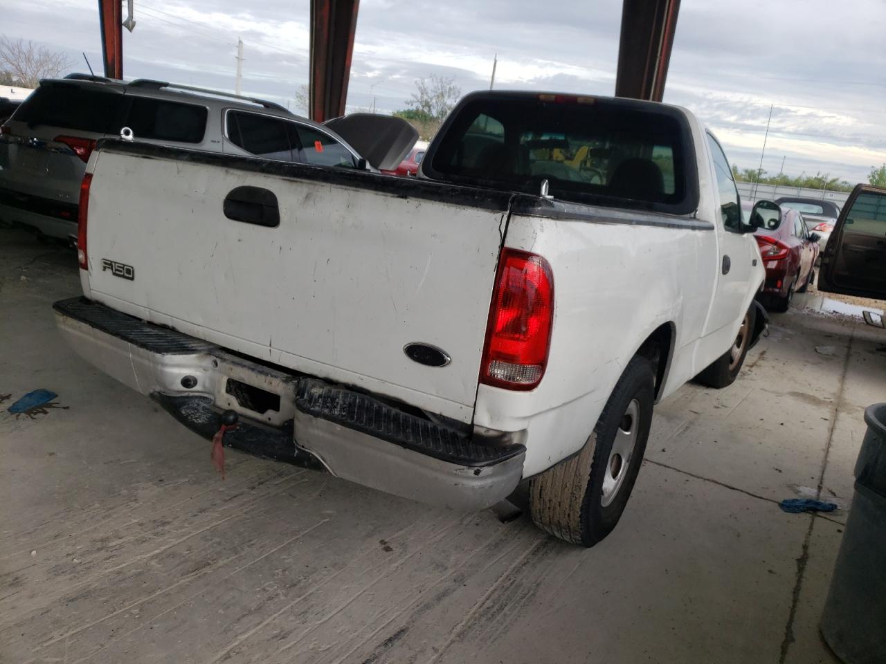 Photo 6 from auction – 2000 FORD F150 with VIN 3FTZF1720YMA63739