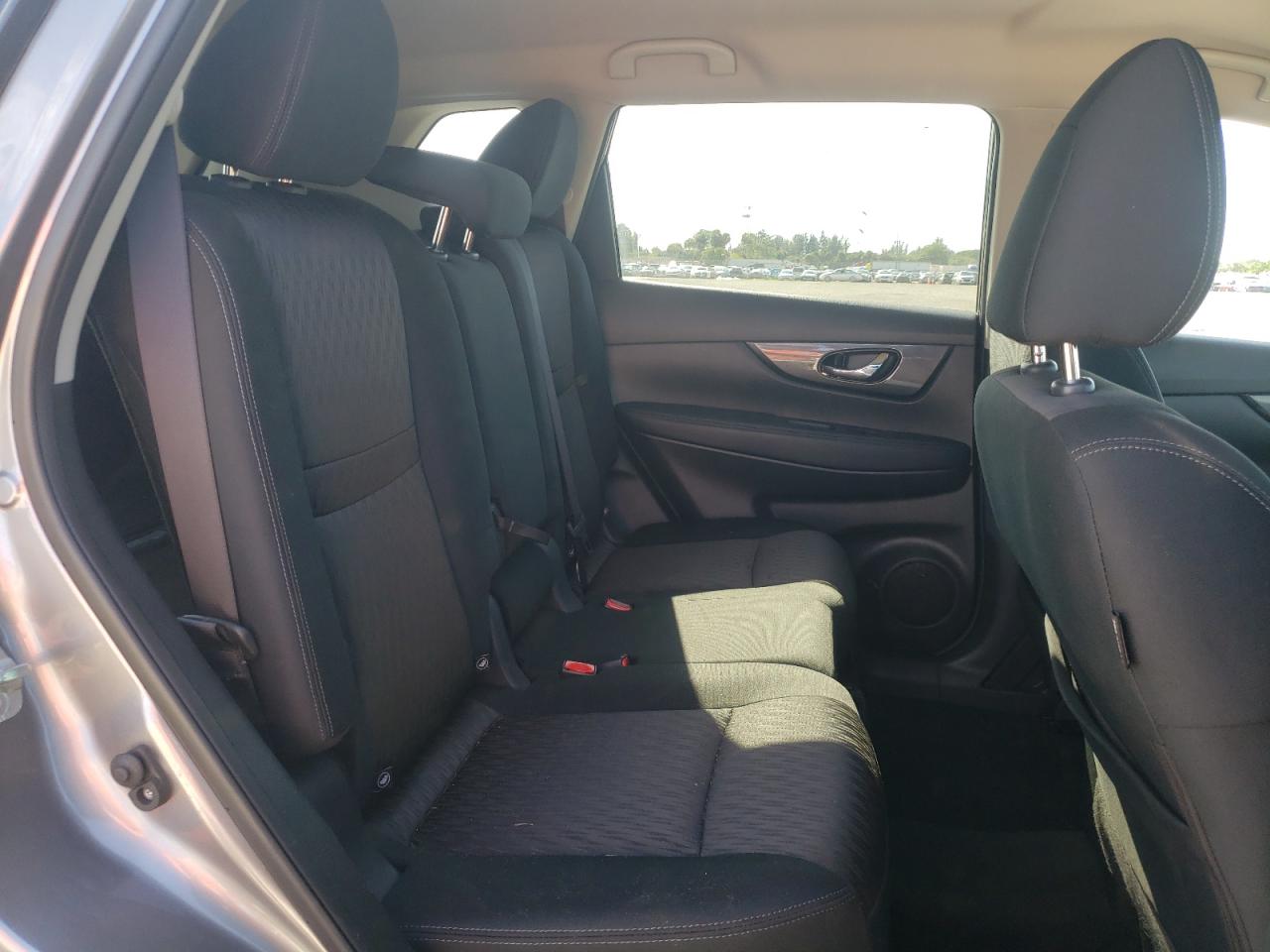 Photo 6 from auction – 2017 NISSAN ROGUE S with VIN KNMAT2MVXHP615364