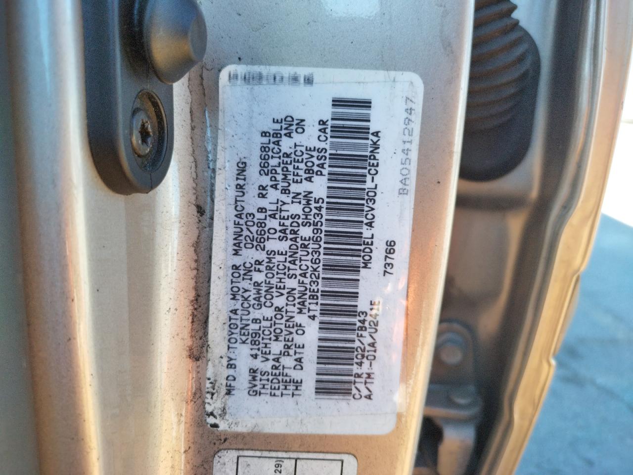 Photo 10 from auction – 2003 TOYOTA CAMRY LE with VIN 4T1BE32K63U695345