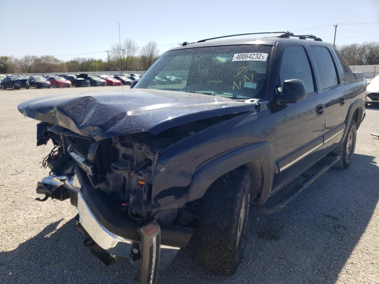 Photo 2 from auction – 2004 CHEVROLET AVALANCHE with VIN 3GNEC12T94G202628