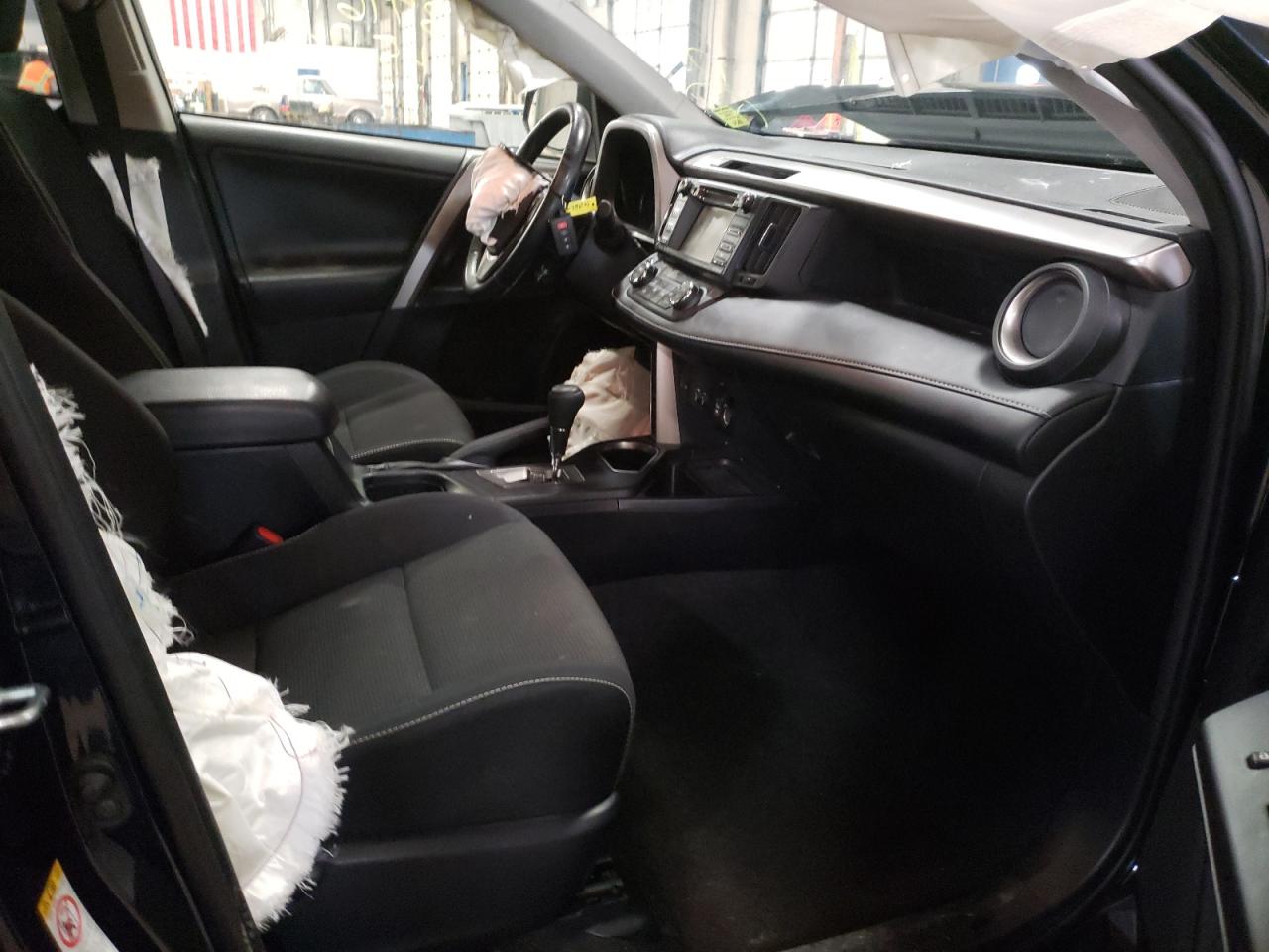 Photo 5 from auction – 2018 TOYOTA RAV4 ADVEN with VIN JTMRFREV8JD222407