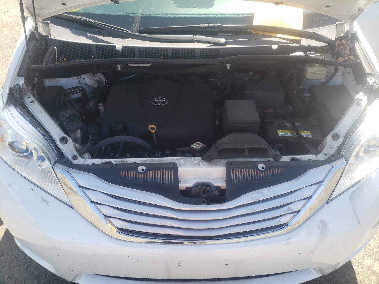 Photo 7 from auction – 2017 TOYOTA SIENNA XLE with VIN 5TDYZ3DC5HS788720