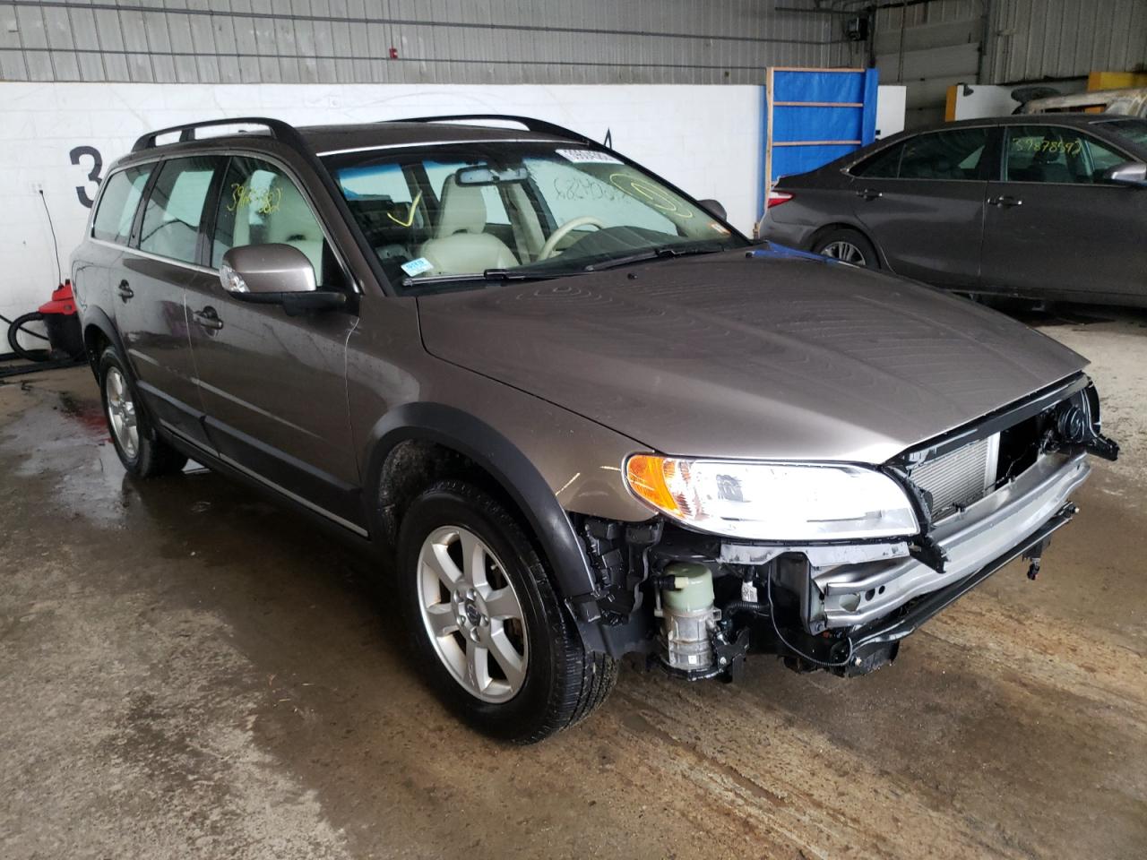VOLVO XC70 3.2 2011 with VIN YV4940BZ2B1105088 - Photo from auction