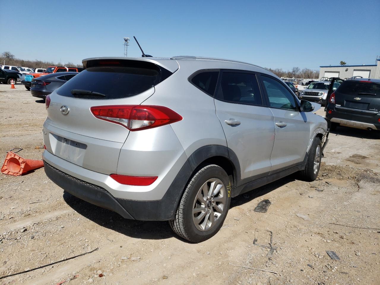 Photo 4 from auction – 2016 HYUNDAI TUCSON LIM with VIN KM8J33A49GU139699