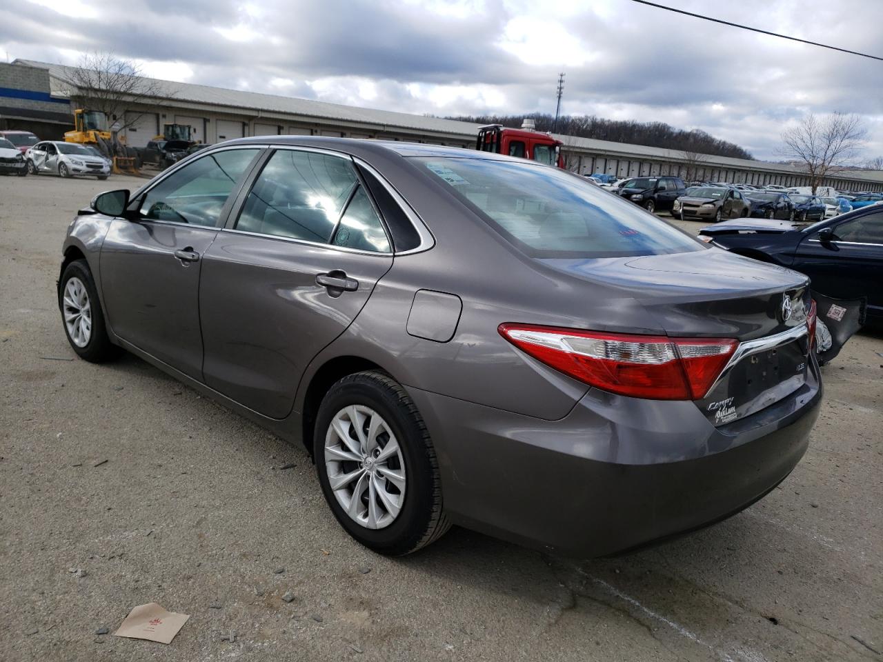 Photo 3 from auction – 2017 TOYOTA CAMRY LE with VIN 4T1BF1FK1HU307067