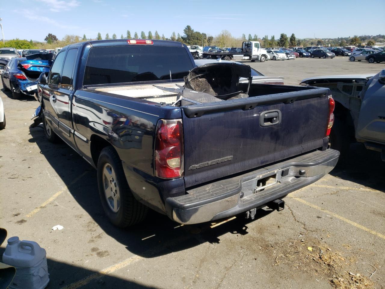 Photo 3 from auction – 2006 CHEVROLET SILVERADO with VIN 1GCEC19VX6Z123634