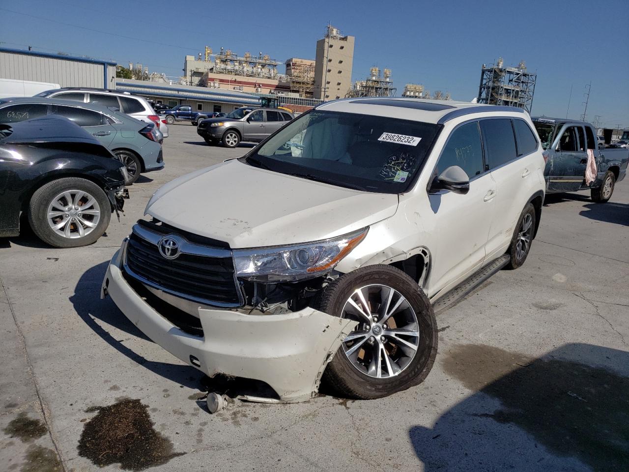 Zdjęcie 2 z aukcji – 2016 TOYOTA HIGHLANDER z VIN 5TDKKRFH2GS161834
