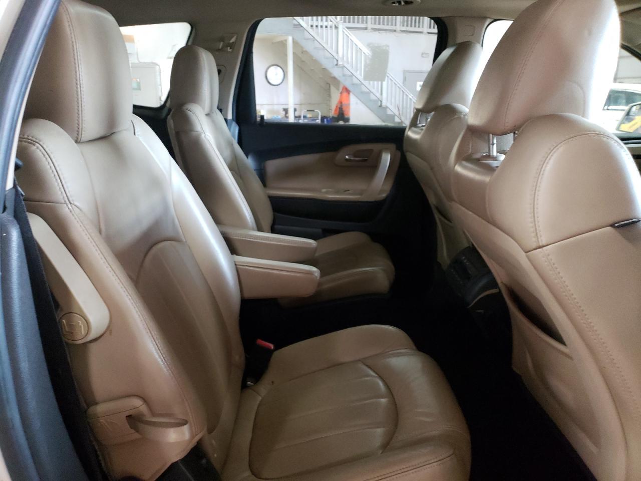 Photo 6 from auction – 2011 CHEVROLET TRAVERSE L with VIN 1GNKVLED4BJ219992