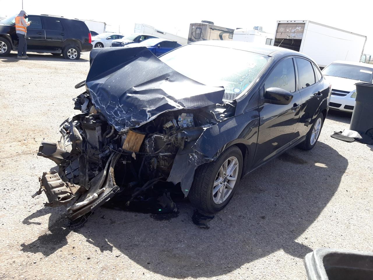 Photo 2 from auction – 2018 FORD FOCUS SE with VIN 1FADP3FE8JL259049