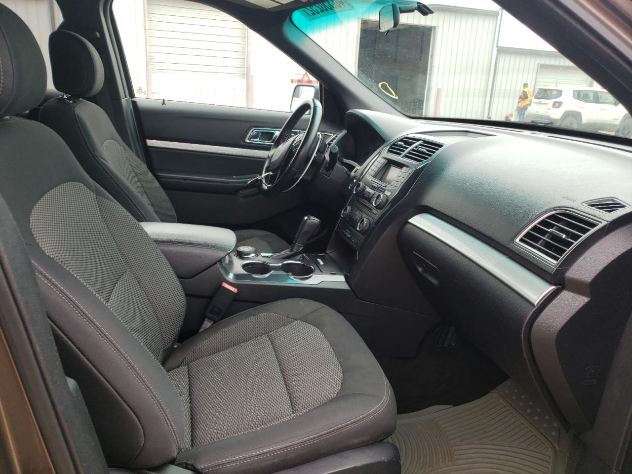 Photo 5 from auction – 2016 FORD EXPLORER X with VIN 1FM5K8D87GGC48337