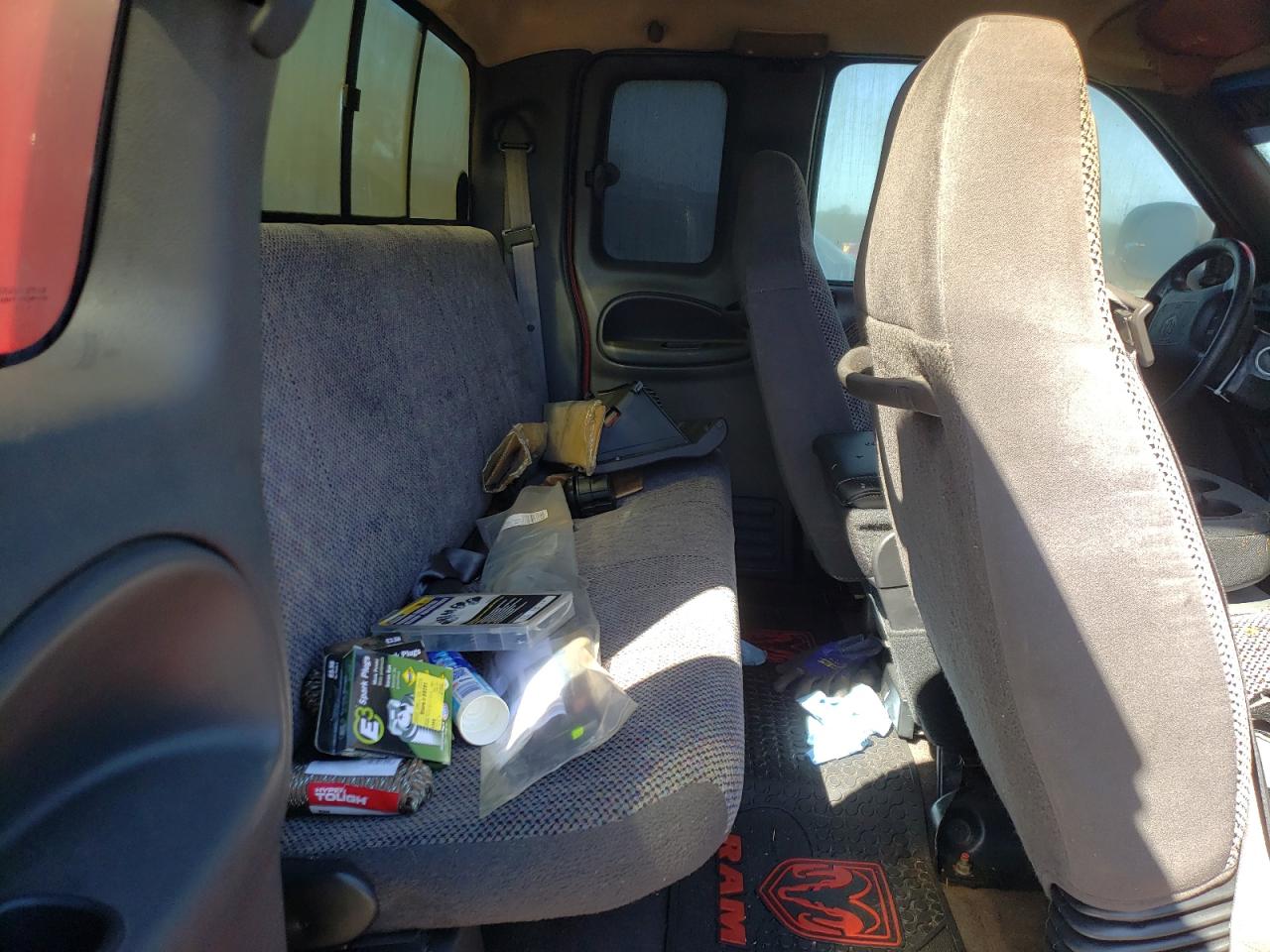 Photo 6 from auction – 2000 DODGE RAM 1500 with VIN 1B7HF13Y0YJ102123