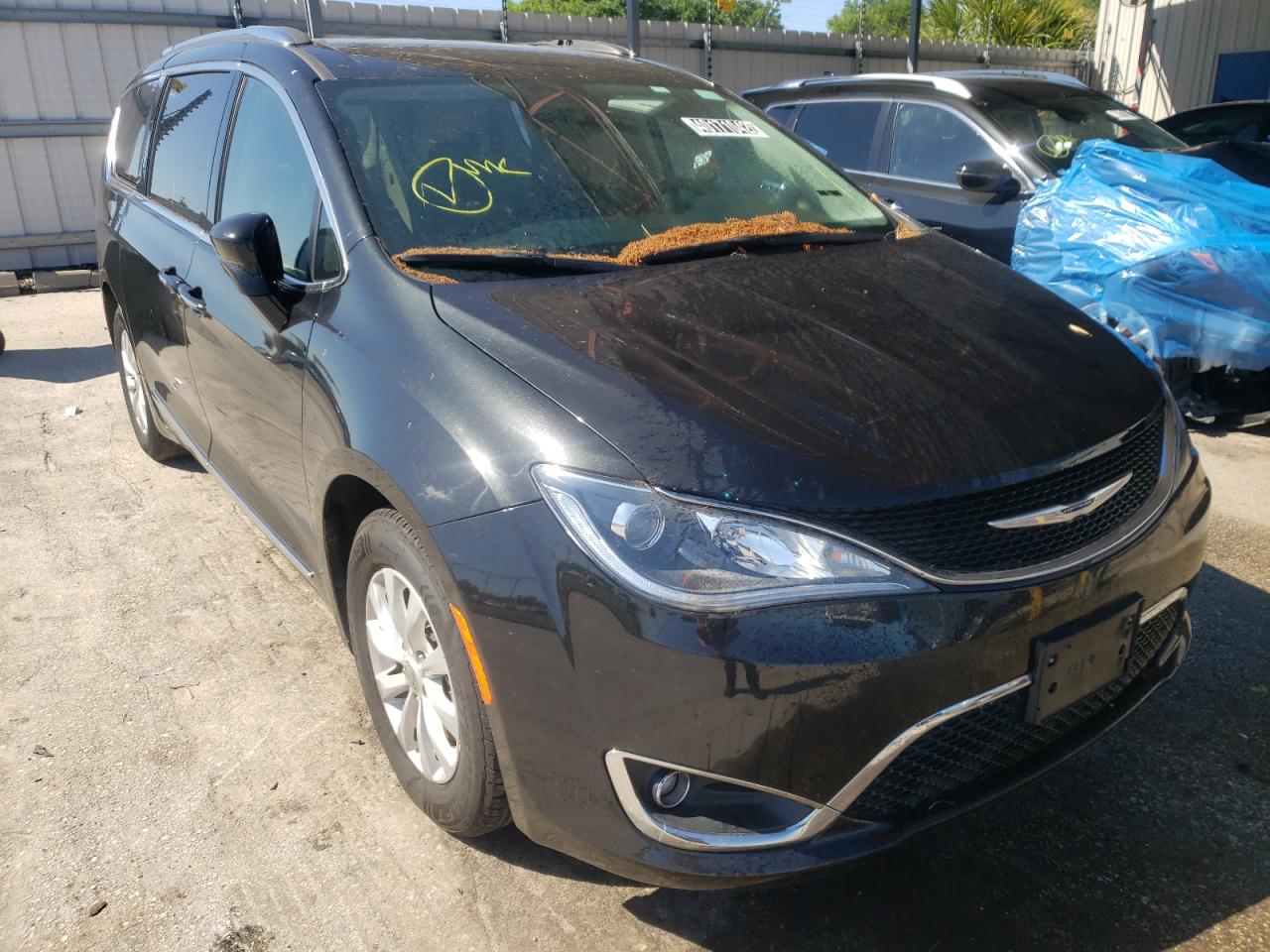 CHRYSLER PACIFICA T 2019 with VIN 2C4RC1BG3KR698272 - Photo from auction
