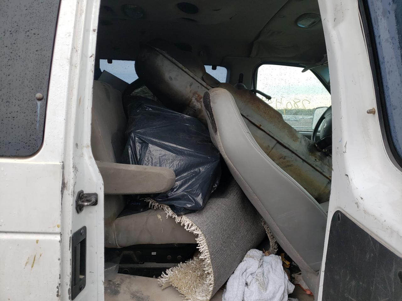 Photo 6 from auction – 2003 FORD ECONOLINE with VIN 1FBSS31L63HA92643