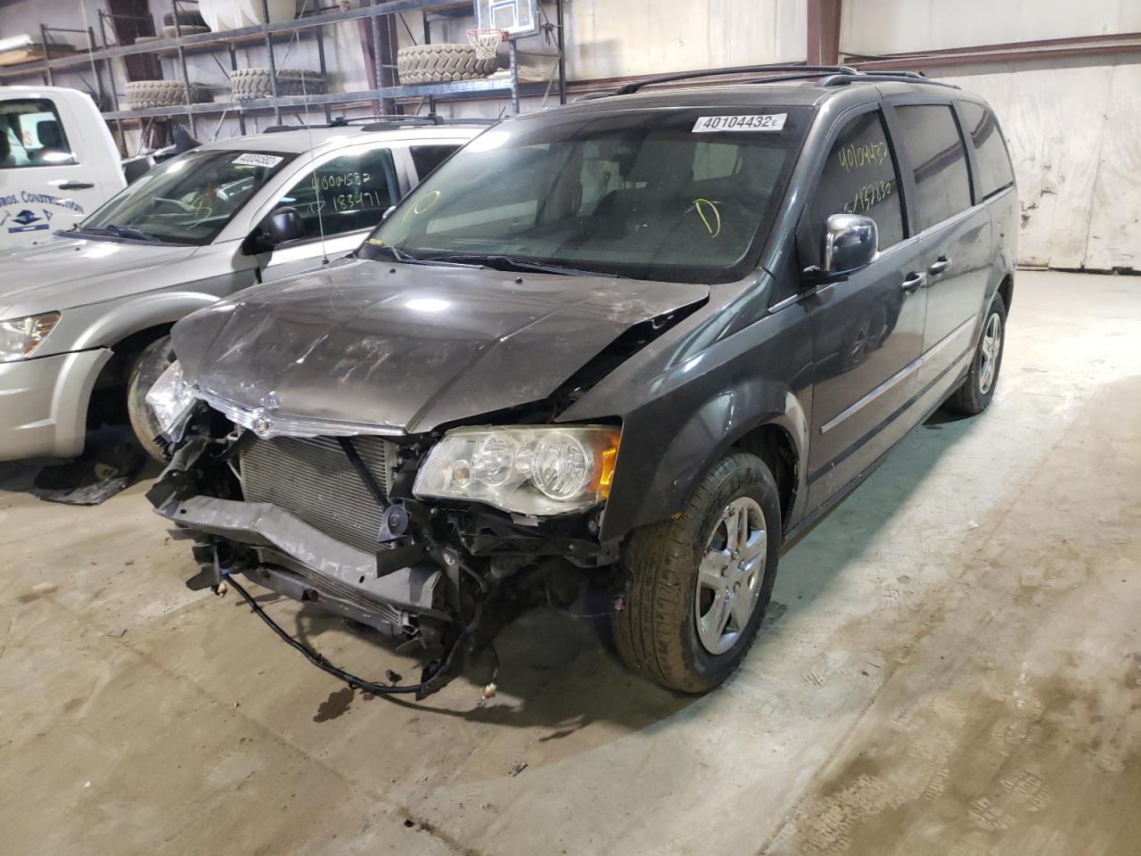 Photo 2 from auction – 2010 CHRYSLER TOWN & COU with VIN 2A4RR8DX2AR395206