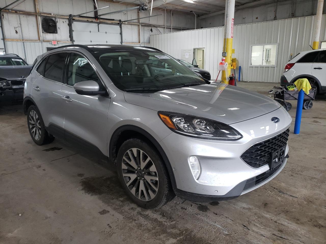 Photo 1 from auction – 2020 FORD ESCAPE TIT with VIN 1FMCU9J99LUB08354