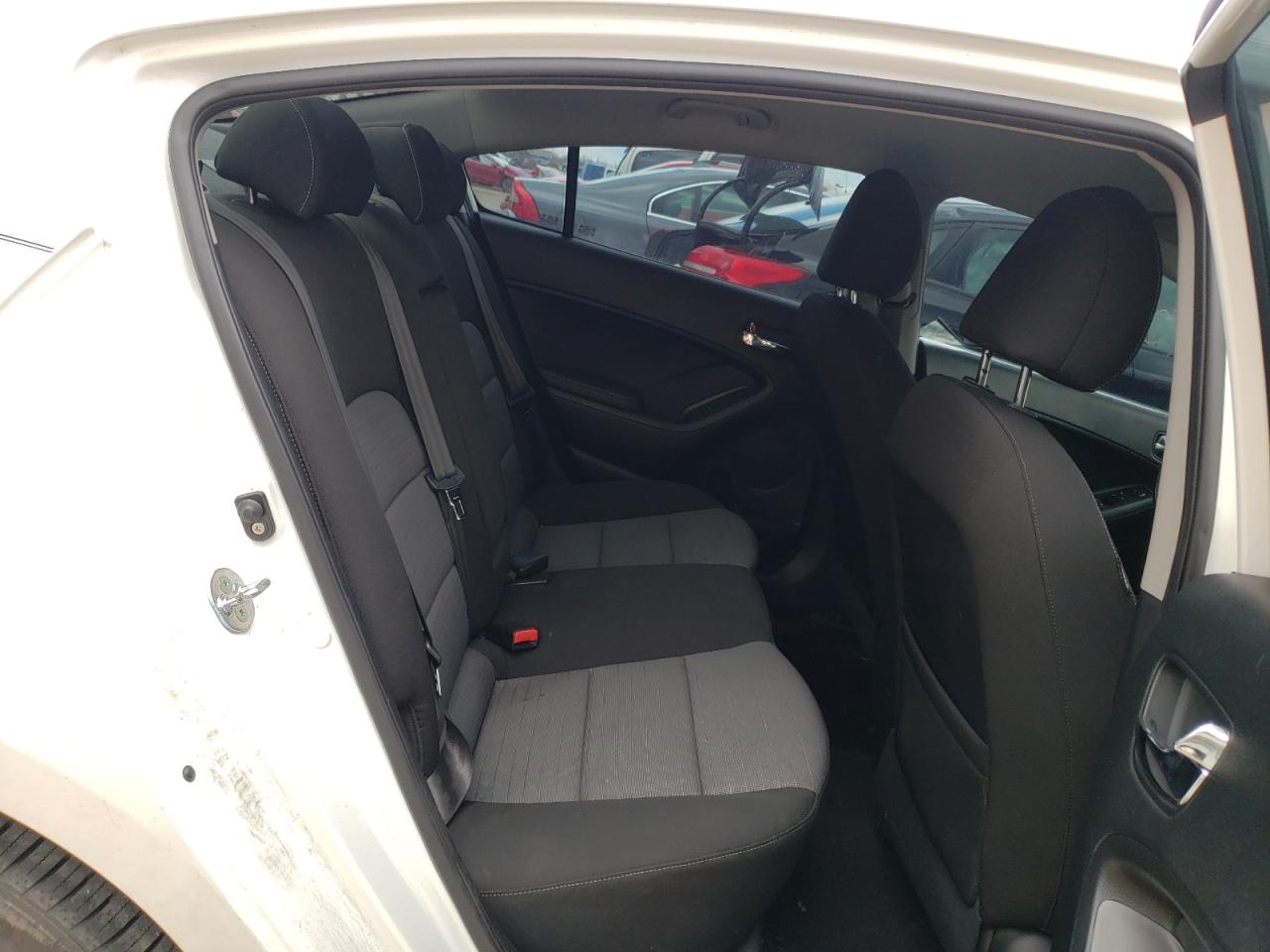 Photo 6 from auction – 2016 KIA FORTE EX with VIN KNAFX4A83G5475296