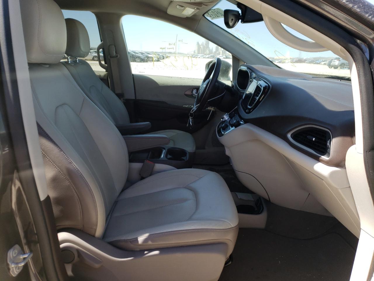 Photo 5 from auction – 2019 CHRYSLER PACIFICA T with VIN 2C4RC1BG9KR681248