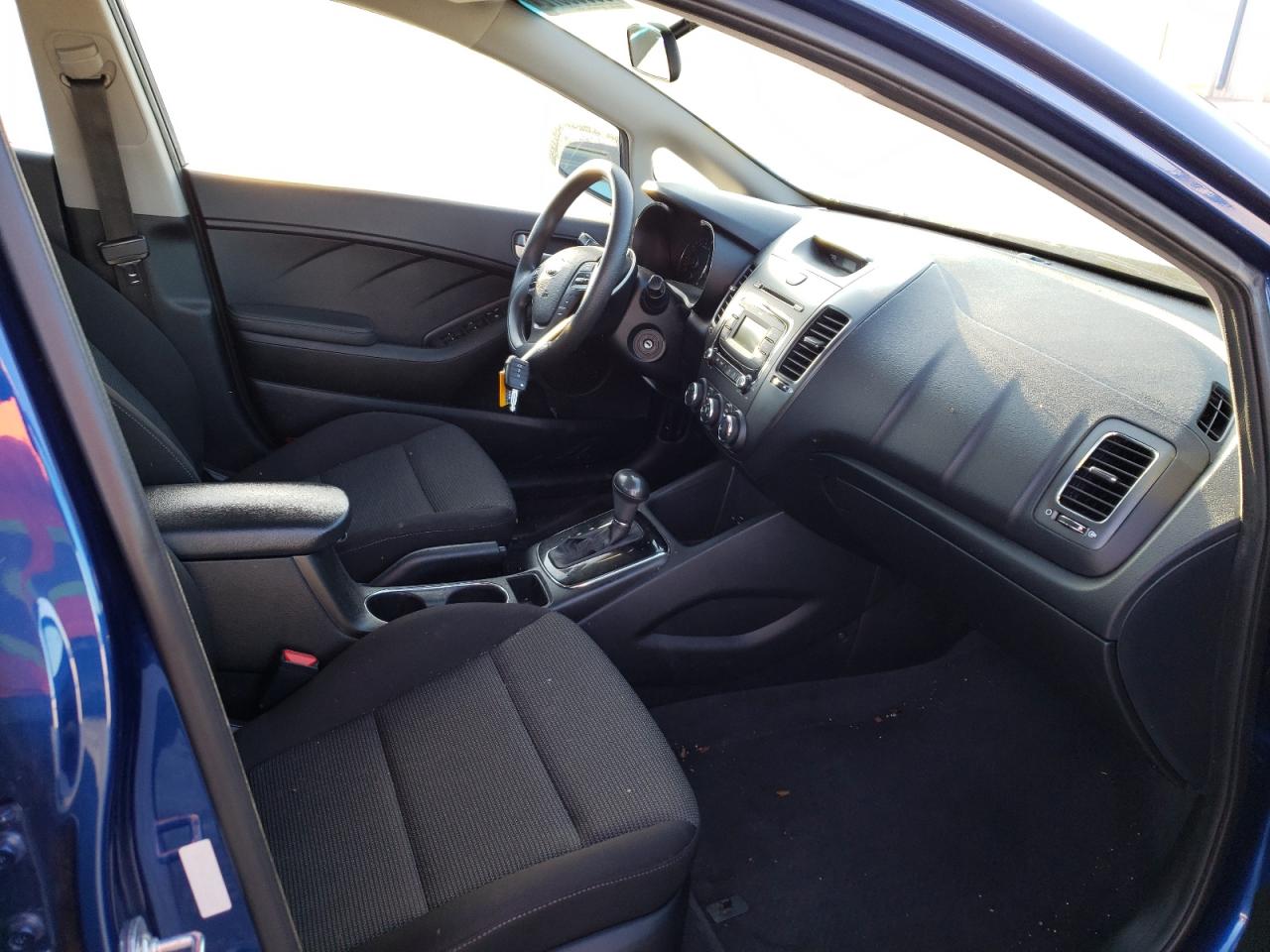 Photo 5 from auction – 2018 KIA FORTE LX with VIN 3KPFK4A78JE250098